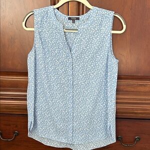 NYDJ Light Blue Pintuck Polka Dot Sleeveless Blouse/XS